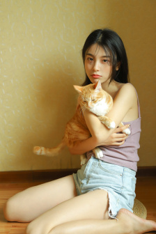 趁女朋友洗澡玩她闺蜜H